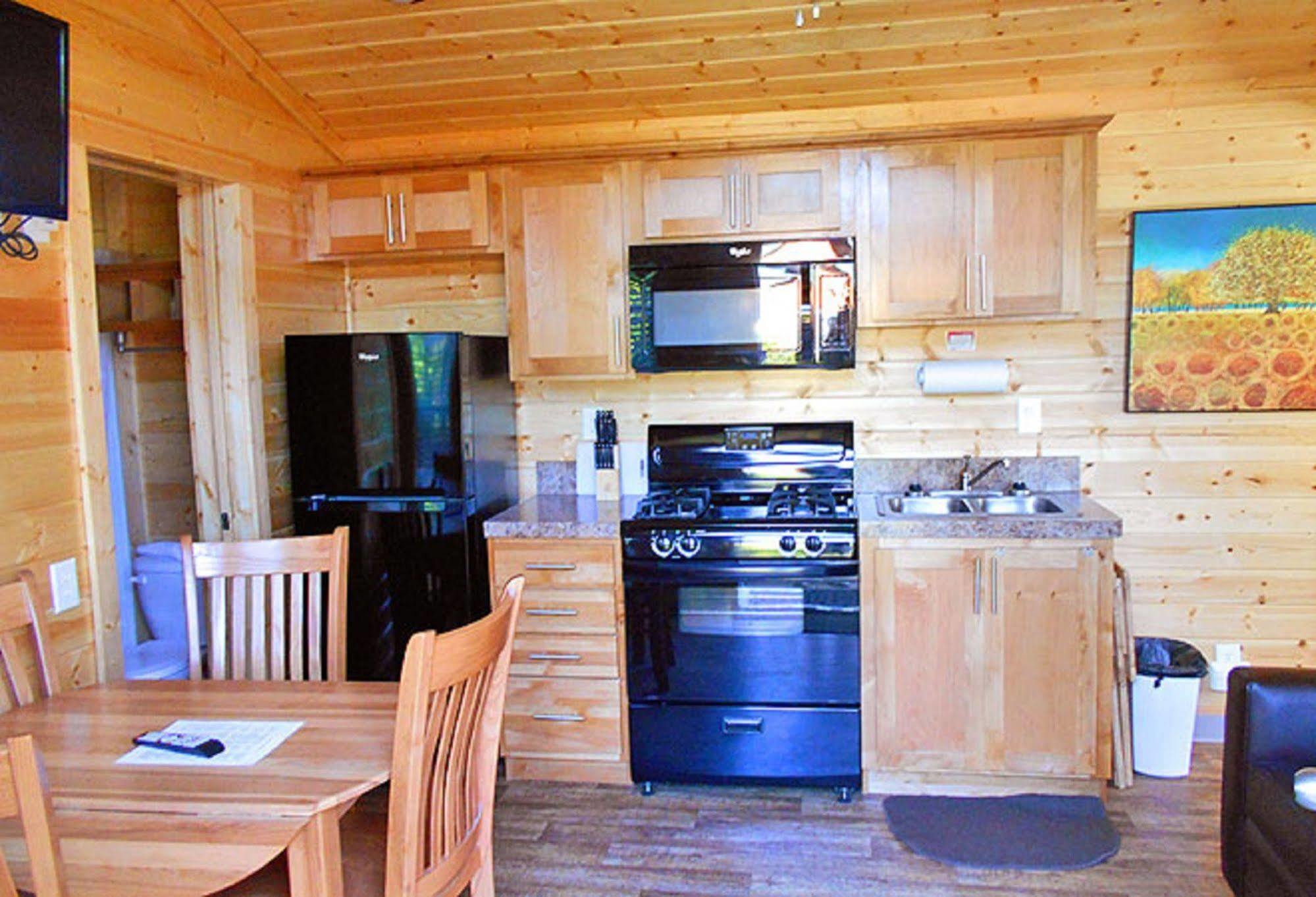 Whaler'S Rest Rv & Camping Resort Holiday Beach Exterior photo